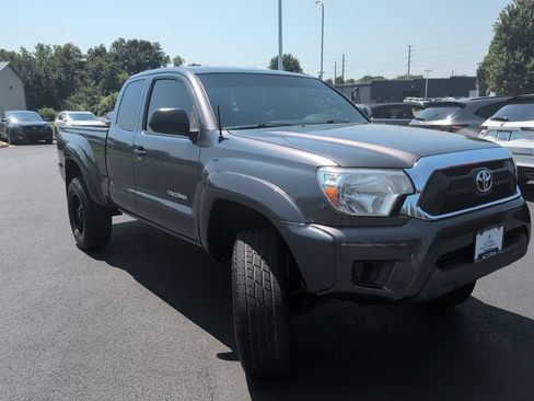 Used 2014 Toyota Tacoma PreRunner w/ SR5 Package RWD image 7