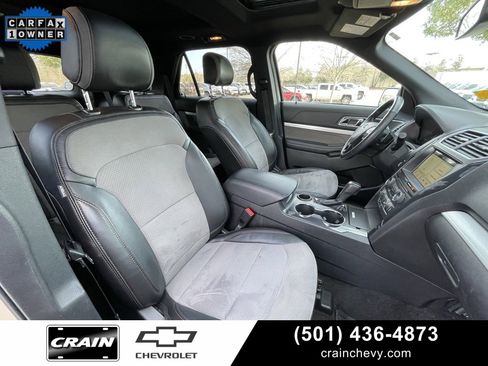 Used 2017 Ford Explorer XLT w/ Equipment Group 202A image 32