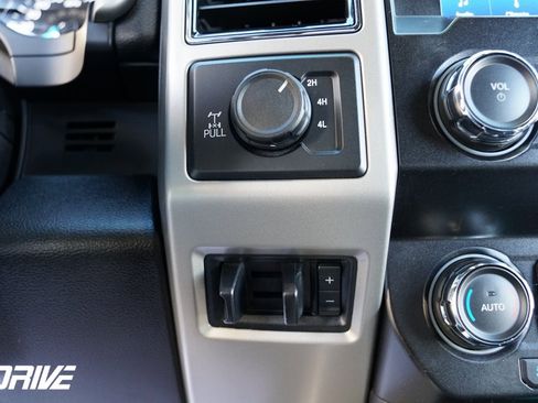 Used 2020 Ford F350 Lariat image 26