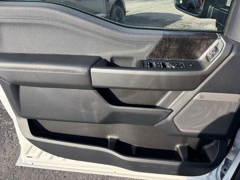 New 2026 Ford F250 Lariat w/ Black Appearance Package image 15