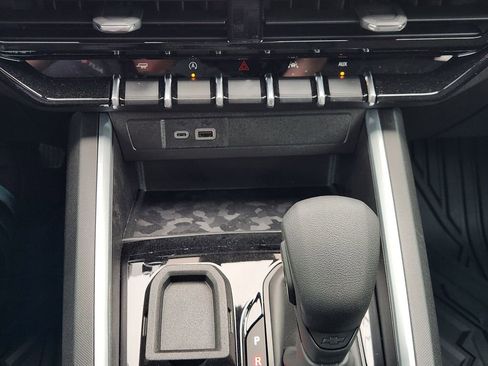 New 2026 Chevrolet Colorado W/T image 15