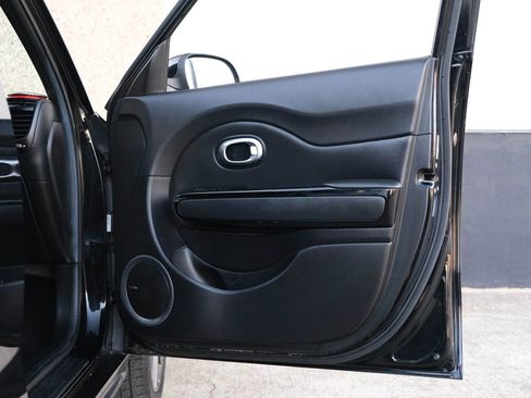 Used 2016 Kia Soul + w/ Tarmac Special Edition image 31