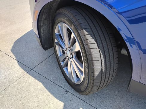 Used 2025 Cadillac XT5 Premium Luxury image 19