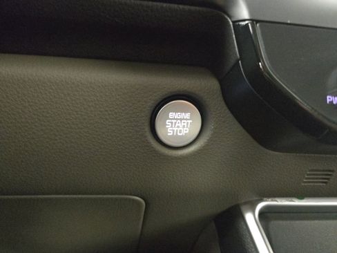 Used 2026 Kia Carnival FWD image 26
