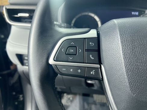 Used 2023 Toyota Highlander LE image 18