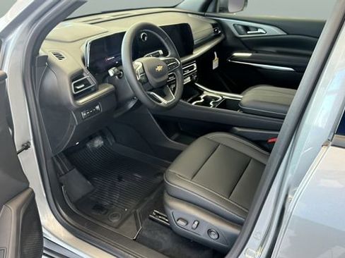 New 2026 Chevrolet Traverse LT image 7