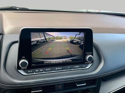 Certified 2023 Nissan Rogue SV FWD image 26