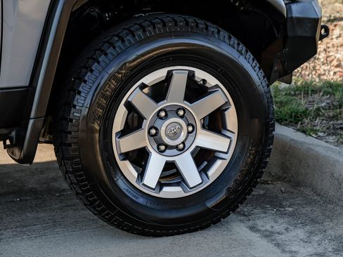 Used 2014 Toyota FJ Cruiser 4WD w/ Upgrade Package image 45