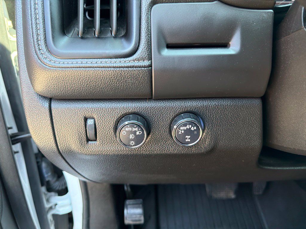 Used 2017 GMC Canyon SLT w/ Driver Alert Package AWD/4WD image 19