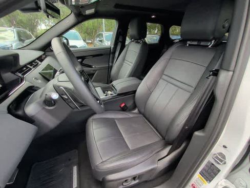 Used 2025 Land Rover Range Rover Evoque Dynamic SE image 13