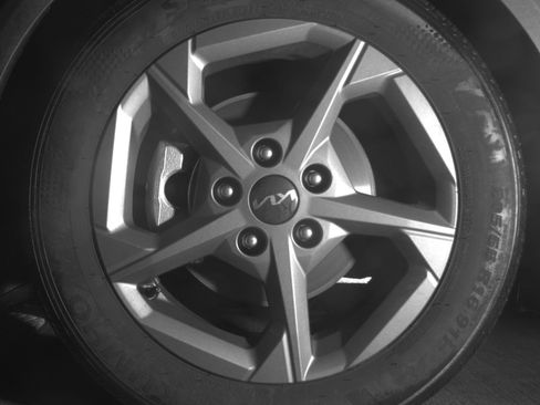 Used 2025 Kia K4 LXS image 12