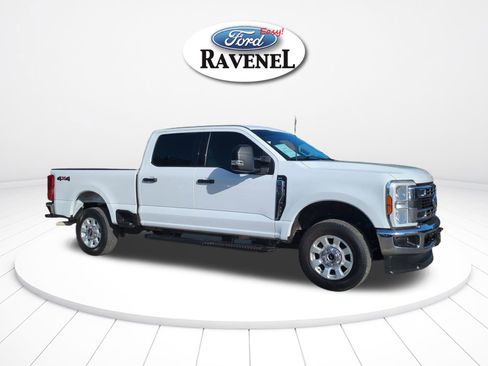 Used 2024 Ford F250 XLT image 2