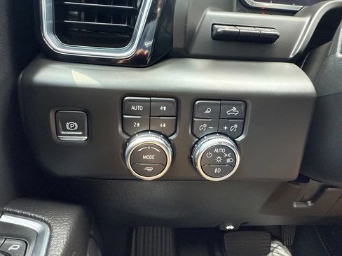 Used 2024 GMC Sierra 2500 Denali w/ Denali Reserve Package AWD/4WD image 23
