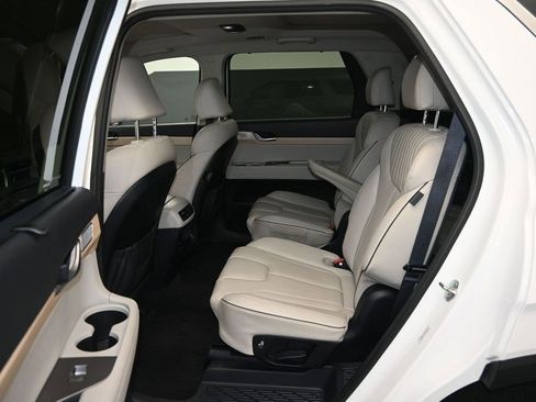 Used 2024 Hyundai Palisade Limited FWD image 12