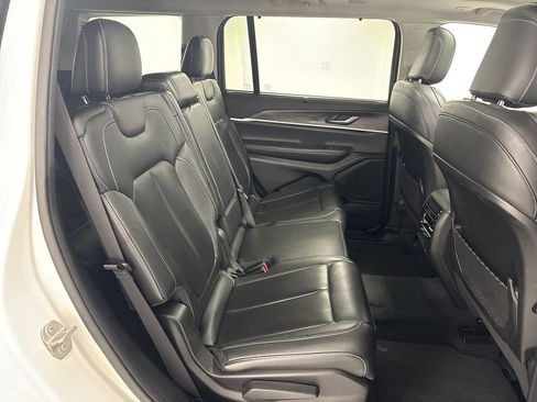 Used 2023 Jeep Grand Cherokee L Limited w/ Luxury Tech Group II image 24