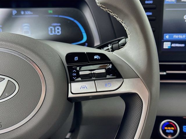 Certified 2025 Hyundai Elantra Sport FWD image 18