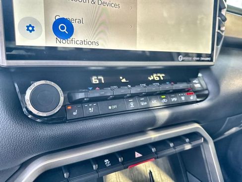 Used 2024 Toyota Tundra Limited image 27