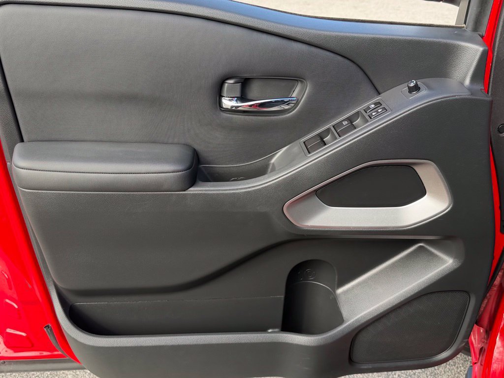 Certified 2024 Nissan Frontier SV RWD image 11