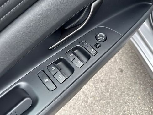 Certified 2025 Hyundai Elantra Sport image 11