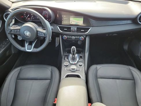 Used 2024 Alfa Romeo Giulia Sprint image 12