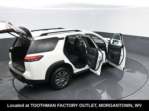 Used 2025 Nissan Pathfinder SV AWD/4WD image 29