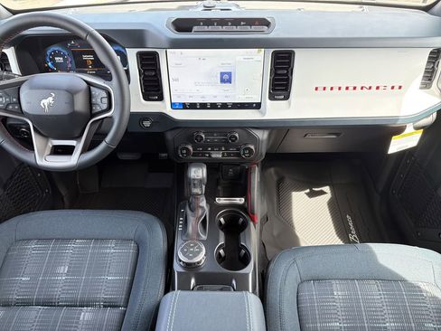 New 2026 Ford Bronco Heritage Edition AWD/4WD image 13