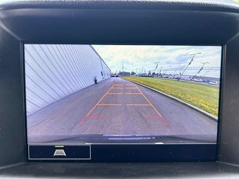 Used 2024 GMC Terrain SLE w/ Driver Convenience Package FWD image 26