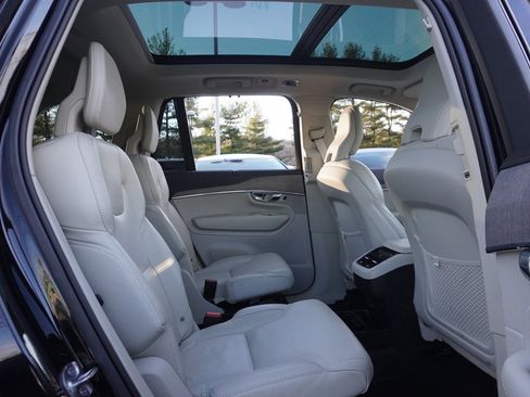 Used 2022 Volvo XC90 T6 Inscription w/ Advanced Package image 46