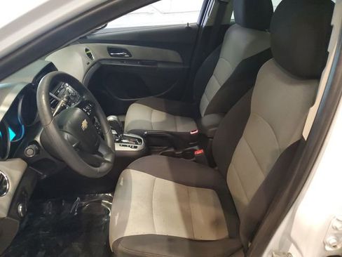 Used 2015 Chevrolet Cruze LS image 10