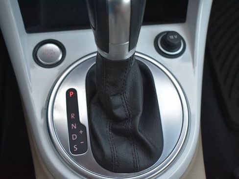 Used 2018 Volkswagen Beetle 2.0T Coast image 27