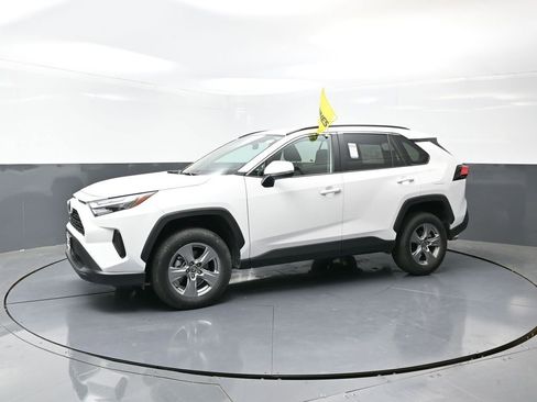 Used 2025 Toyota RAV4 XLE image 8