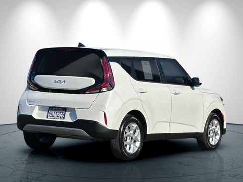 Certified 2025 Kia Soul S image 4