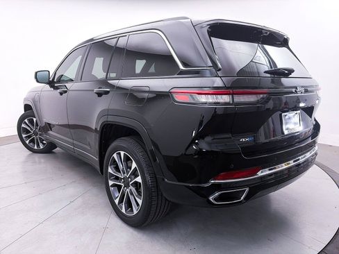 Used 2023 Jeep Grand Cherokee Overland w/ Luxury Tech Group IV AWD/4WD image 2