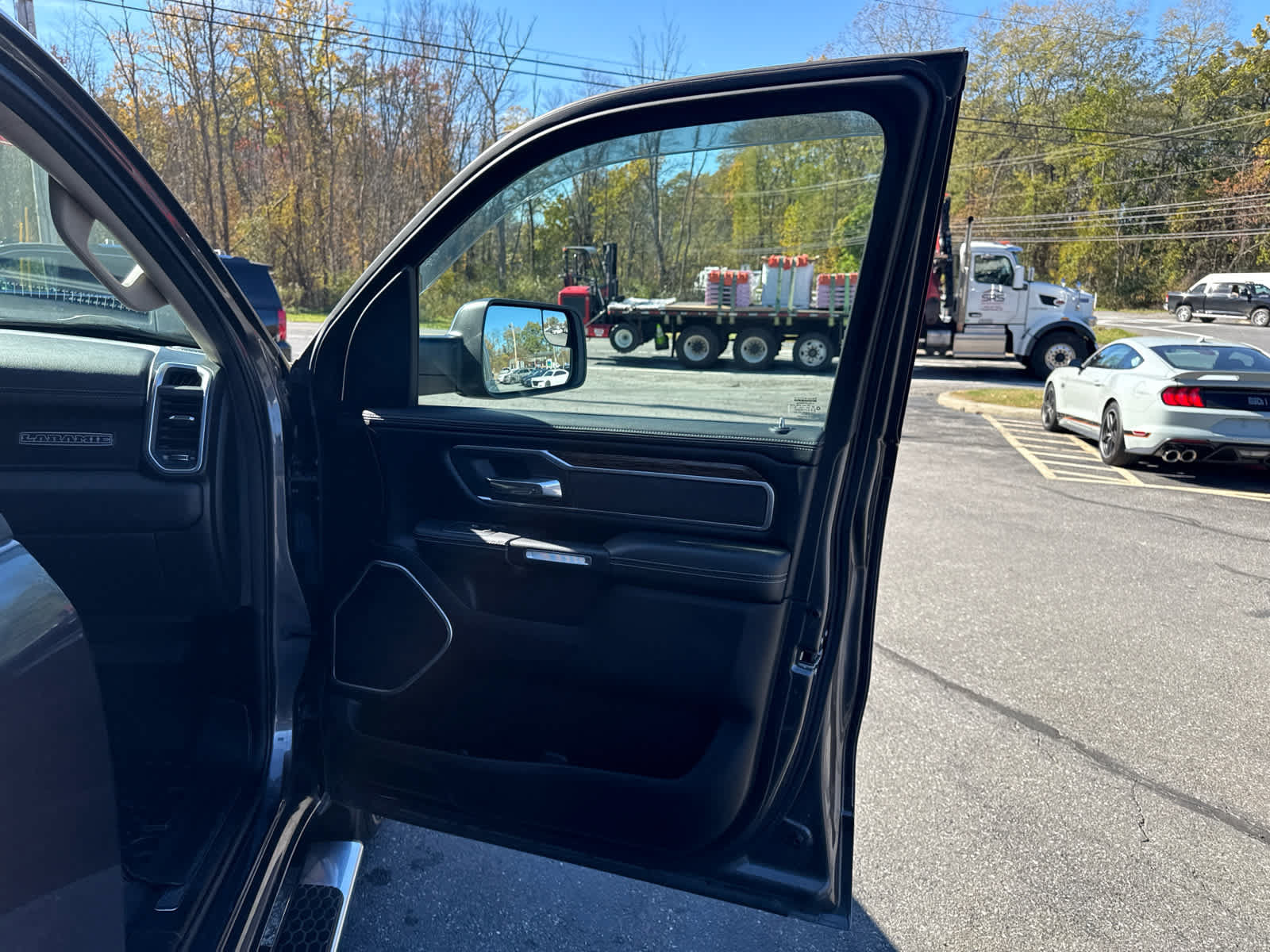 Used 2020 RAM 1500 Laramie AWD/4WD image 16