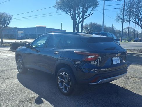 Used 2025 Chevrolet Trax LT image 23