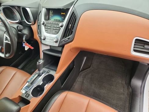 Used 2017 Chevrolet Equinox Premier w/ Enhanced Convenience Package AWD/4WD image 25