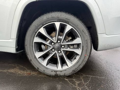 New 2025 Jeep Grand Cherokee Overland AWD/4WD image 36
