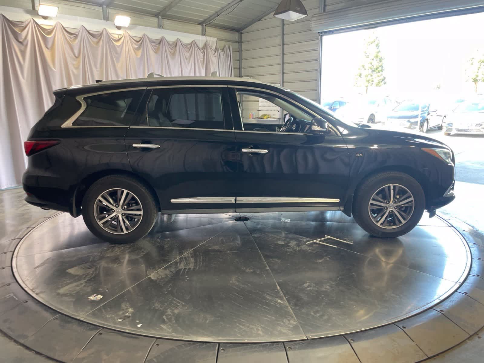 Used 2019 INFINITI QX60 Luxe w/ Essential Package FWD image 4