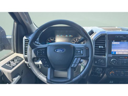 Used 2018 Ford F150 XLT w/ Equipment Group 302A Luxury AWD/4WD image 13