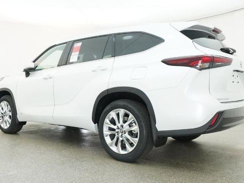 New 2026 Toyota Highlander Limited AWD/4WD image 11