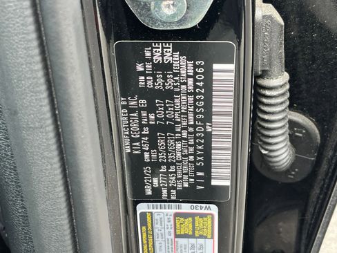 Used 2025 Kia Sportage LX FWD image 27