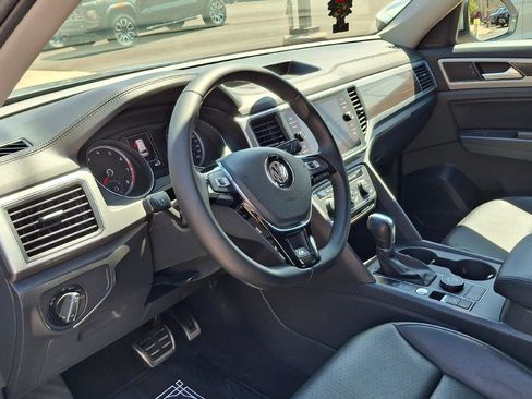Used 2019 Volkswagen Atlas SE w/ Towing Package AWD/4WD image 7