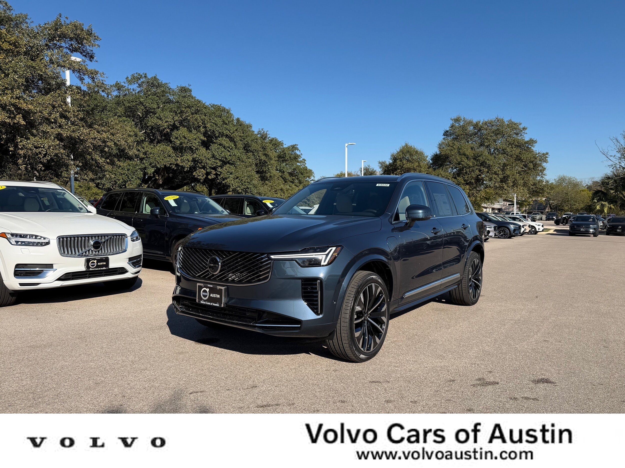 New 2026 Volvo XC90 T8 Plus w/ Protection Package Premier AWD/4WD image 1
