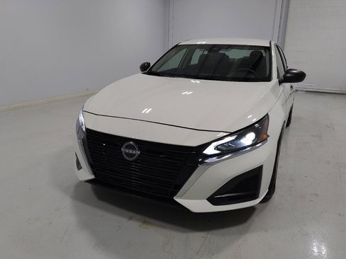 Used 2024 Nissan Altima 2.5 S image 15