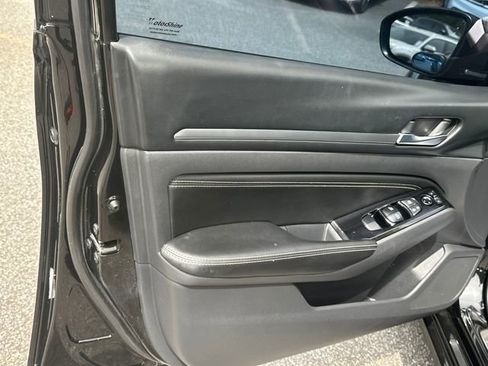 Used 2022 Nissan Altima 2.5 SL FWD image 10