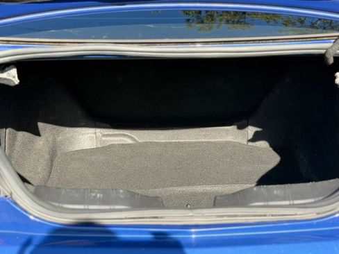 Used 2021 Chevrolet Camaro LT w/ Technology Package image 11