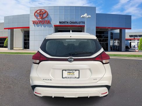 Used 2024 Nissan Kicks SV image 9