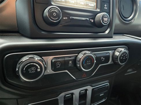 Used 2018 Jeep Wrangler Sport w/ Quick Order Package 23S image 16