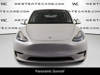 Used 2021 Tesla Model Y 2WD video 2