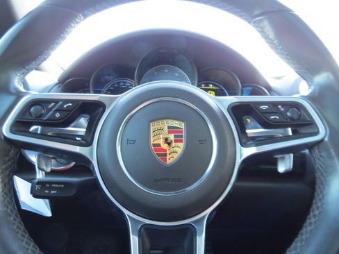 Used 2017 Porsche Cayenne S Platinum w/ Premium Package (PJW) image 27